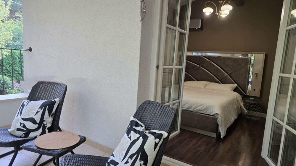 Дава се под наем Къща в София, Малинова долина - 268 кв.м за 3250 € - Снимка #4