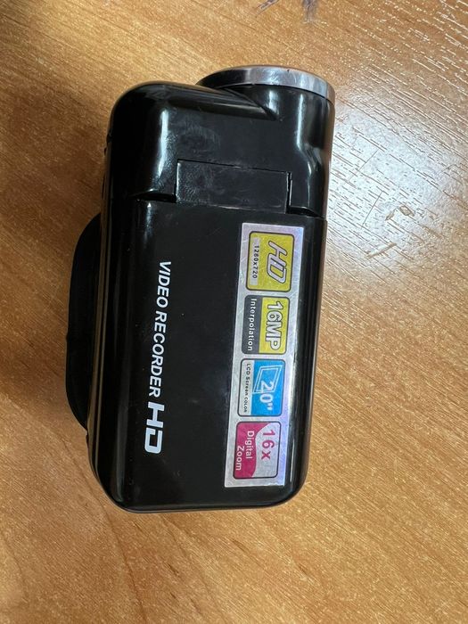 Камера hd ( 64 гб памяти)