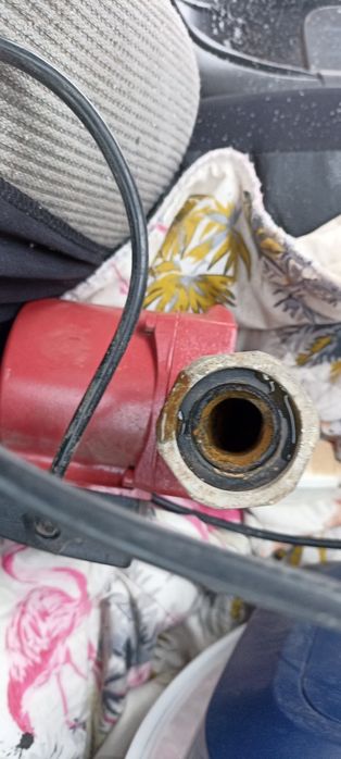 Продам насос Б/у в хорошем состояние цена5000