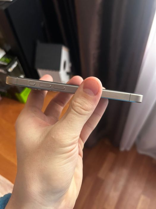 Iphone 15 pro natural