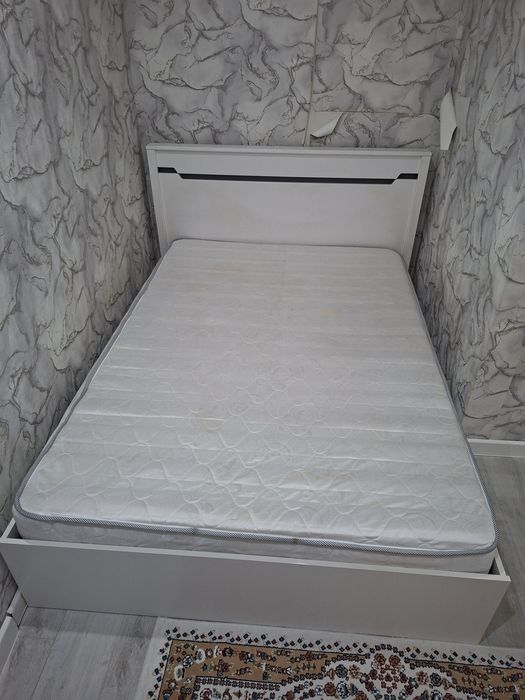 Продам двухспальную кровать...
