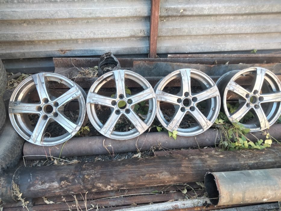 Продаю диски р15 титанка