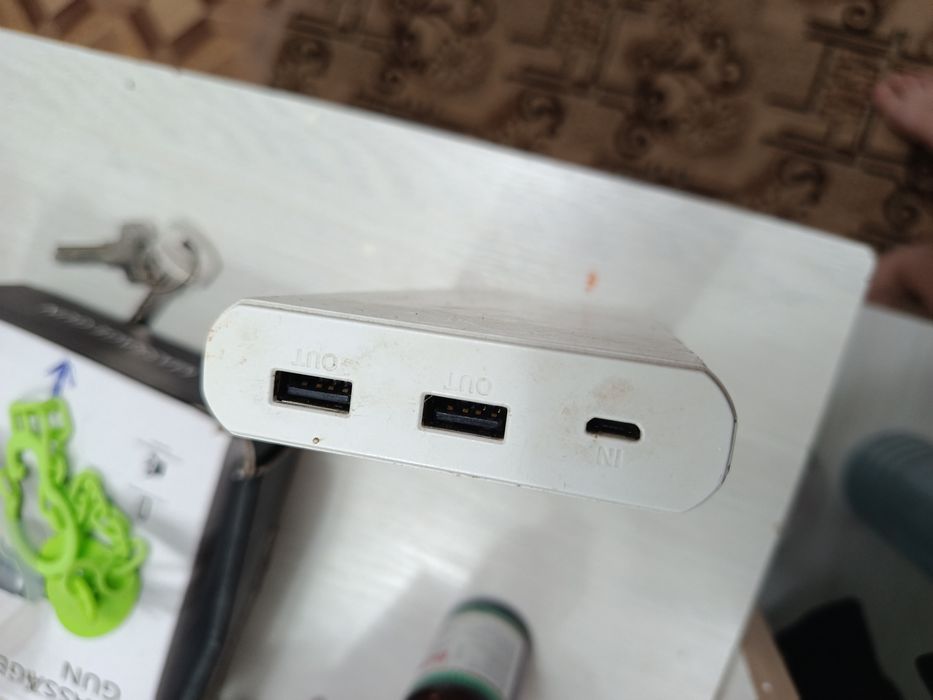 устройства: Battery Charger
Модель: CNE-CPBFI60W
Дополнительная маркир