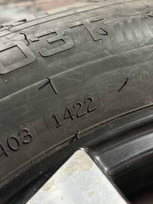 Продам зимние шины с дисками 225/60 R17