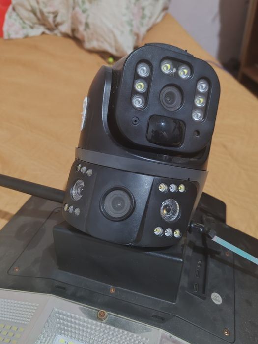 Camera supraveghere solara