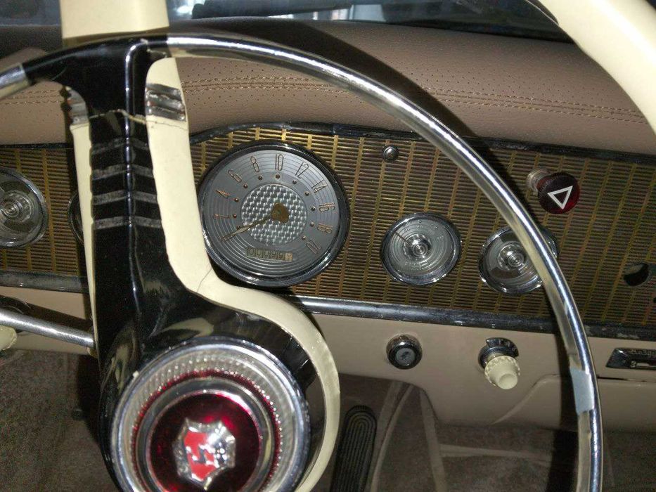 Автомобиль ГАЗ - 13 Чайка 1970 г Черная