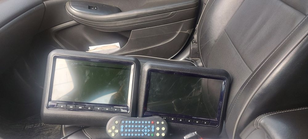 Авто мониторы  продаю