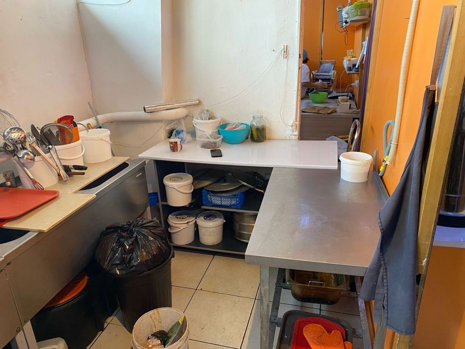 Дайын тағамдарға арналған витрина сатылады