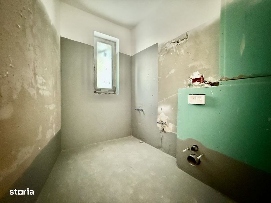 Centrul Capitalei, apartament cu 2 bai, etaj superior !