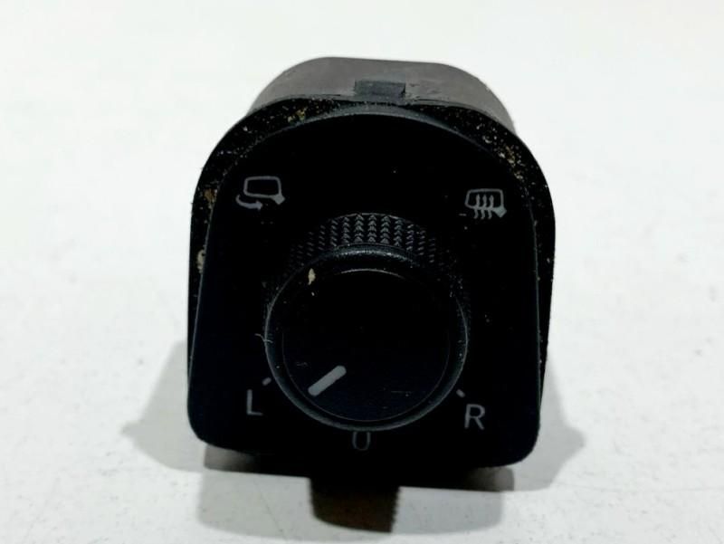 Butoane comanda geamuri electrice si reglaj oglinzi stanga fata Seat L