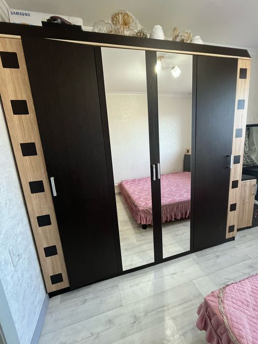 Продам спальный гарнитур.