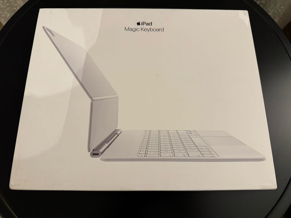 Apple Magic Keyboard pentru iPad Air 13-inch (M3) White, US, Ca NOUA