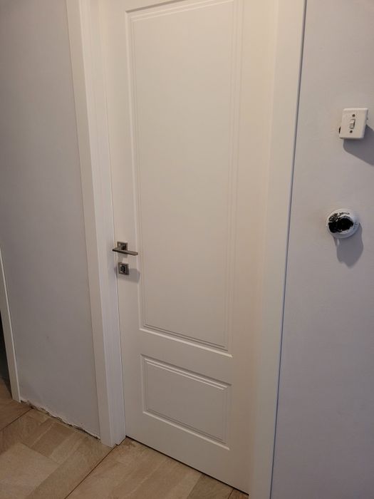 Usai complete cu toc cu pervaze pe ambele părți