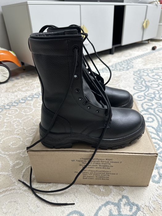 Продам зимние берцы 40 размер