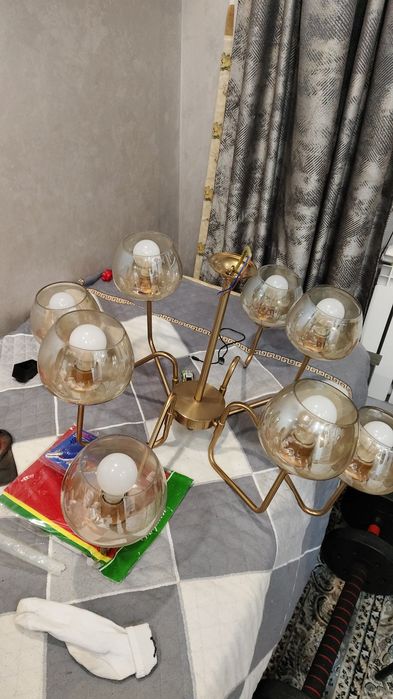 Продам в хорошем состоянии люстру