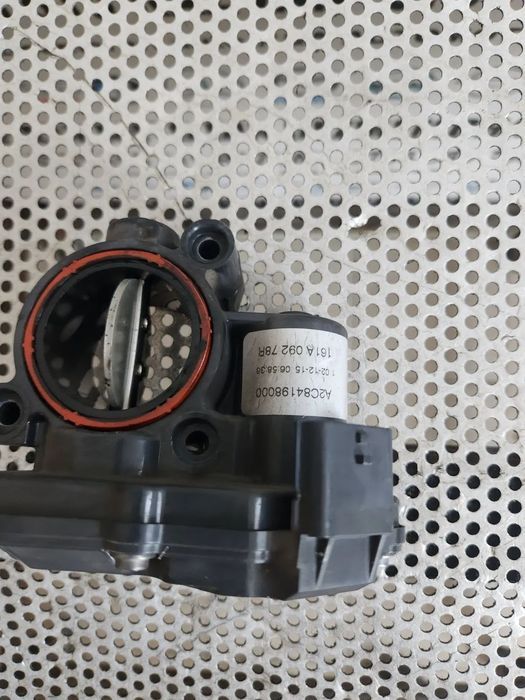 Clapeta Acceleratie Renault Trafic Opel Vivano 1.6 Diesel Motor R9M Nissan Primastar Qashqai Xtrail
