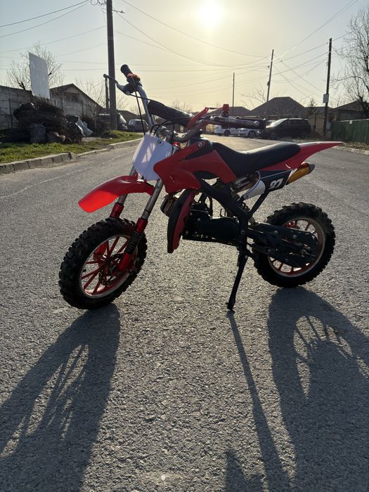 Pocket bike  rosu cu alb