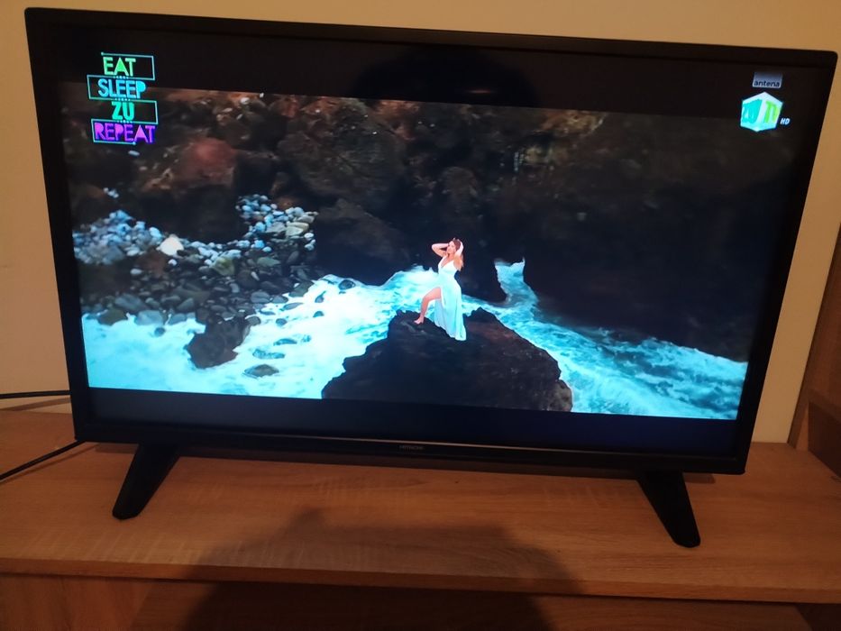 Televizor led Hitachi de 32inchi(81cm)diagonala