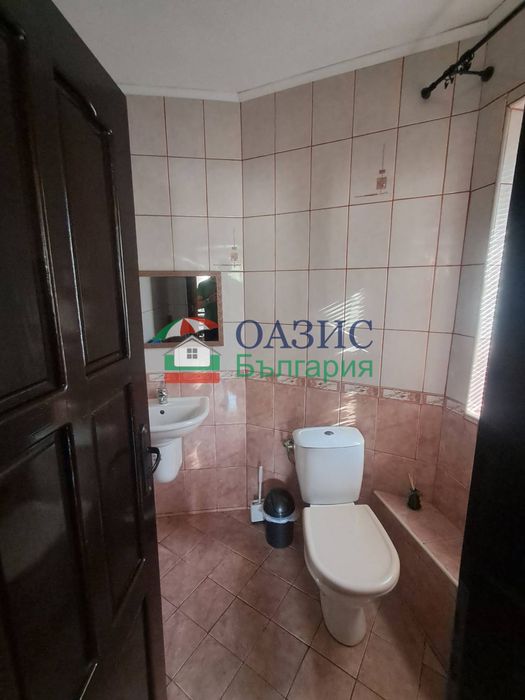 Двуетажна къща в с. Бата, България, 134 кв. м, 560 кв. м двор,