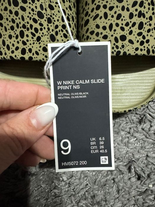 Nou cu etichetă:Șlapi Nike Calm Jordan marimea 40.5 EUR