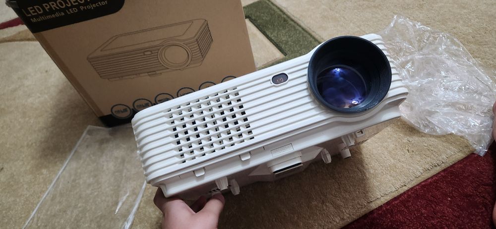 LED PROJECTOR Multimedia 777
