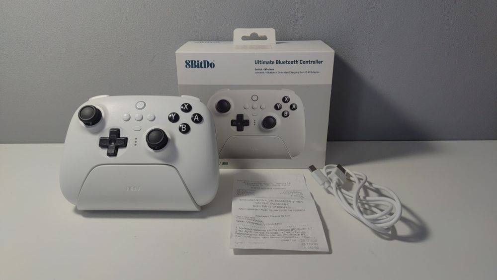 Беспроводной геймпад 8BitDo Ultimate Bluetooth.
