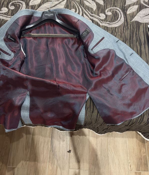 Сако LANIFICIO
F.LLI CERRUTI
DAL 1881 wool & silk handmade