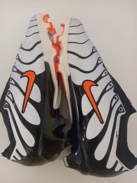 Продам бутсы новые