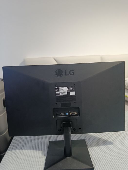Монитор LG 22MK400H