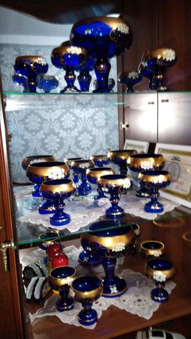 Набор из синего богемского стекла с лепкой (12 предметов)