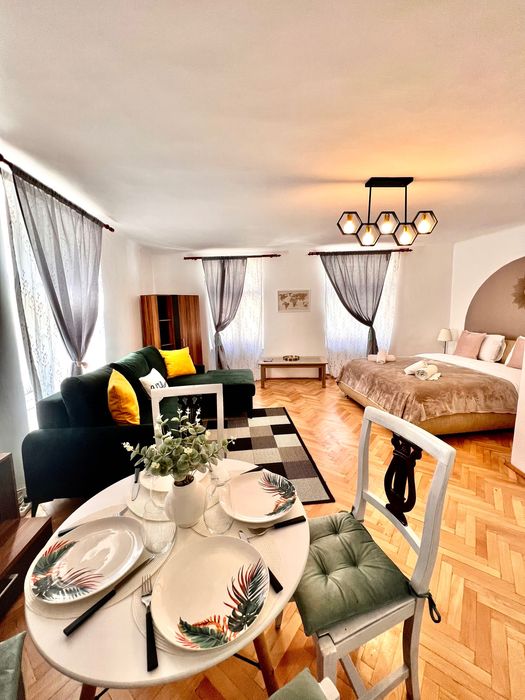 Apartamente de inchiriat  Centru Istoric- Disponibil si de revelion