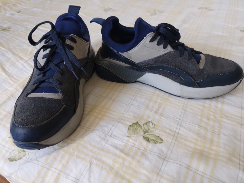 Затворена есенна обувка, малко обувана