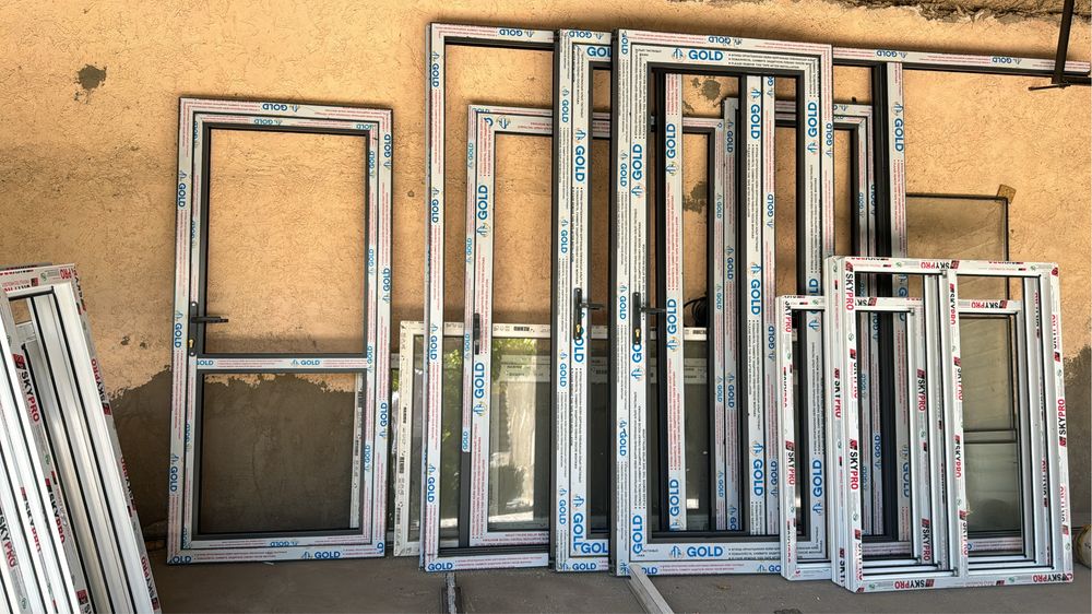 Окна двери перегародки витражи