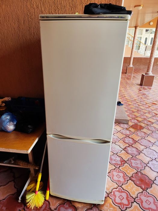 Холодильник в Б/У состоянии