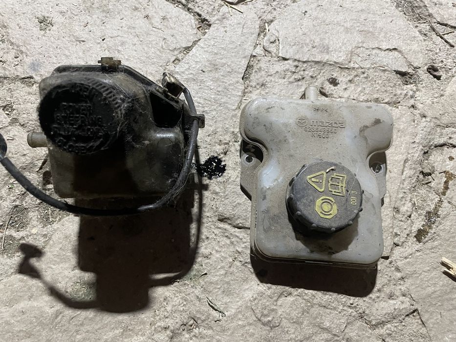 Мазда 5 на части