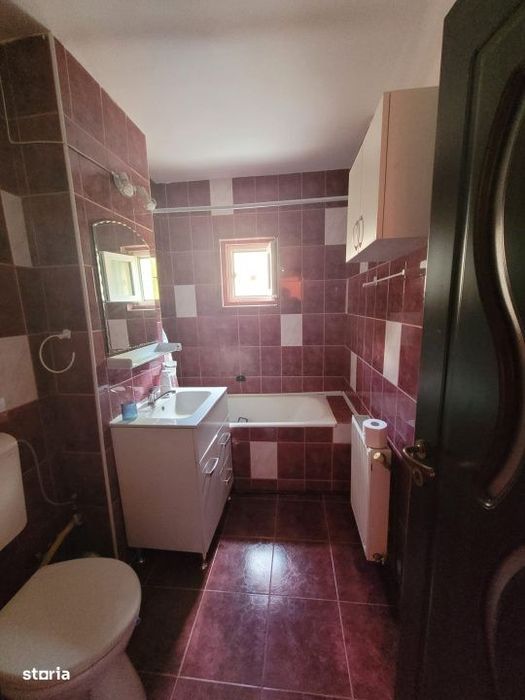 Apartament cu 3 camere, 70 mp, zona Garii