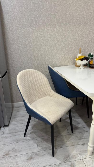 Стол со стульями