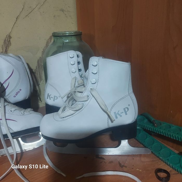 Продам Коньки детские