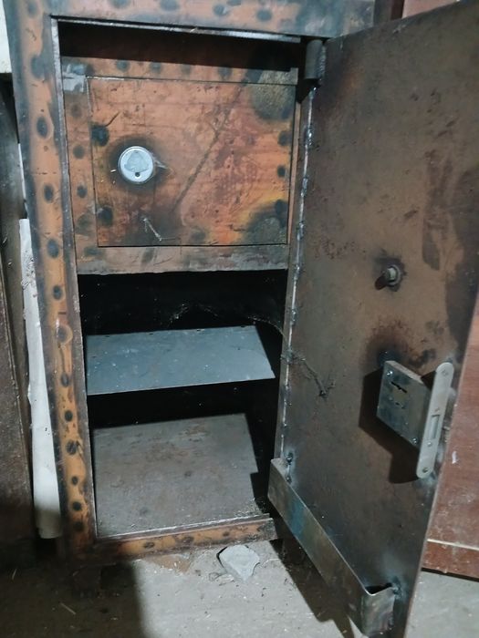 Сейф сатылады  келисип бериледи