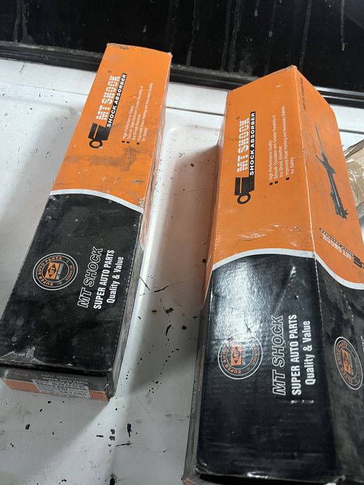 Продам 4 стойки на лада ларгус