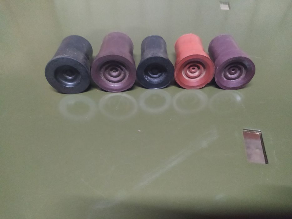 Наконечники для костыли новые