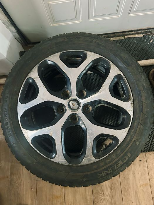 Продам диск с зимней шиной