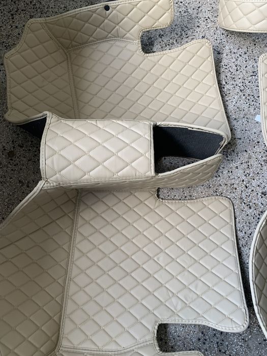 Продавам стелки за Мерцедес W205 комби.