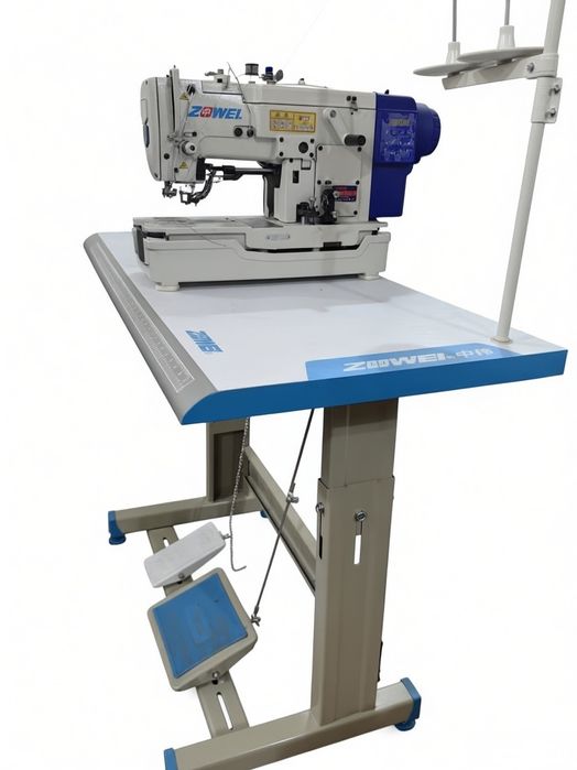 Высокоскоростная швейная машина с прямым приводом и прямыми петлями.