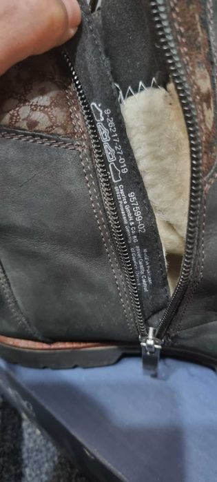 Дамски кафяви туристически ботуши от набук с подплата от овча кожа