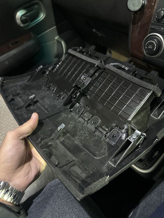 Nissan tiida панель