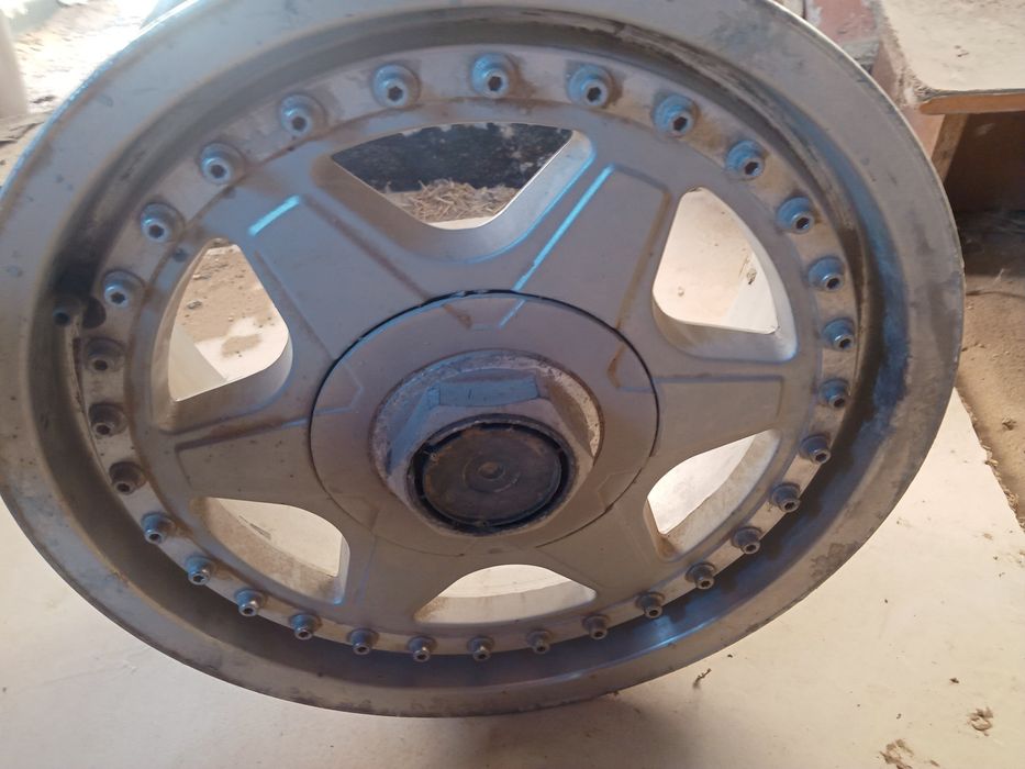 Диск на ауди радной