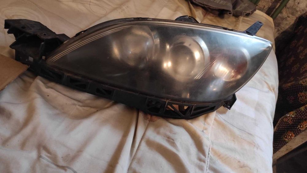 Ляв Фар за Мазда 3