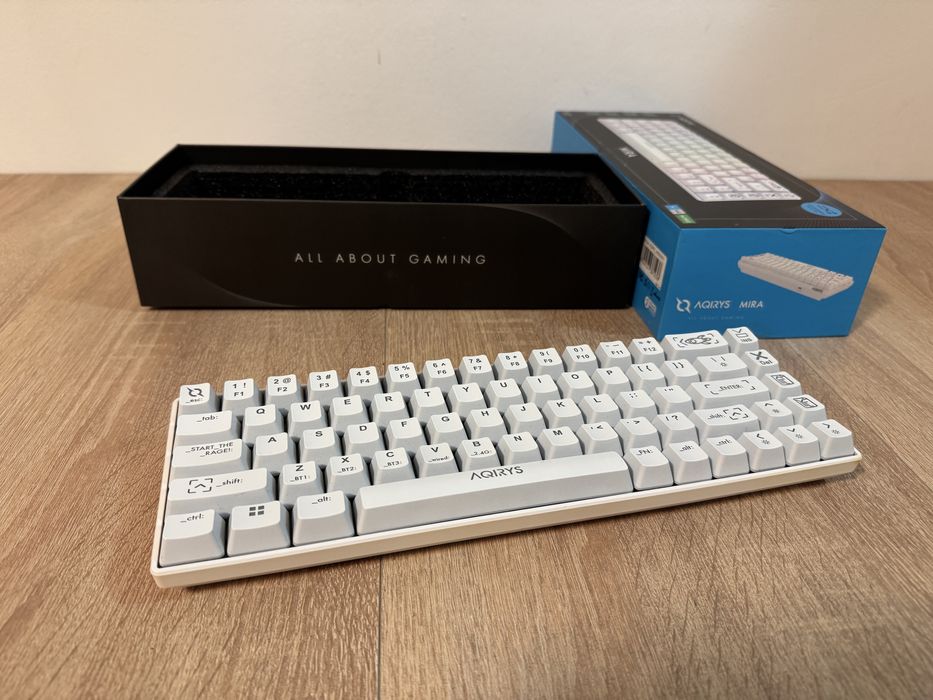 Vând tastatură mecanică AQIRYS MIRA!!