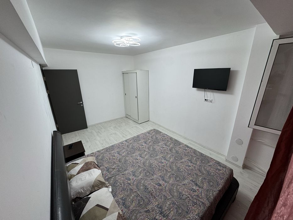 Apartament  doua camere parter, zona f buna, vedere pe fata, decomandat, Regim Hotelier